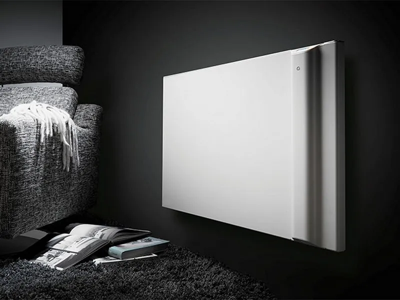 Klima dual therm bianco su parete scura